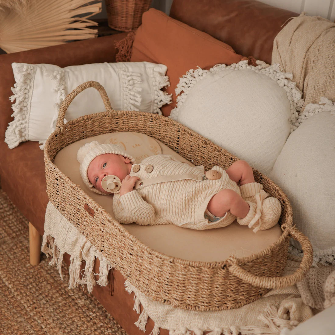 3 Little Crowns - Seagrass Change Basket & Pad Bundle | Sand