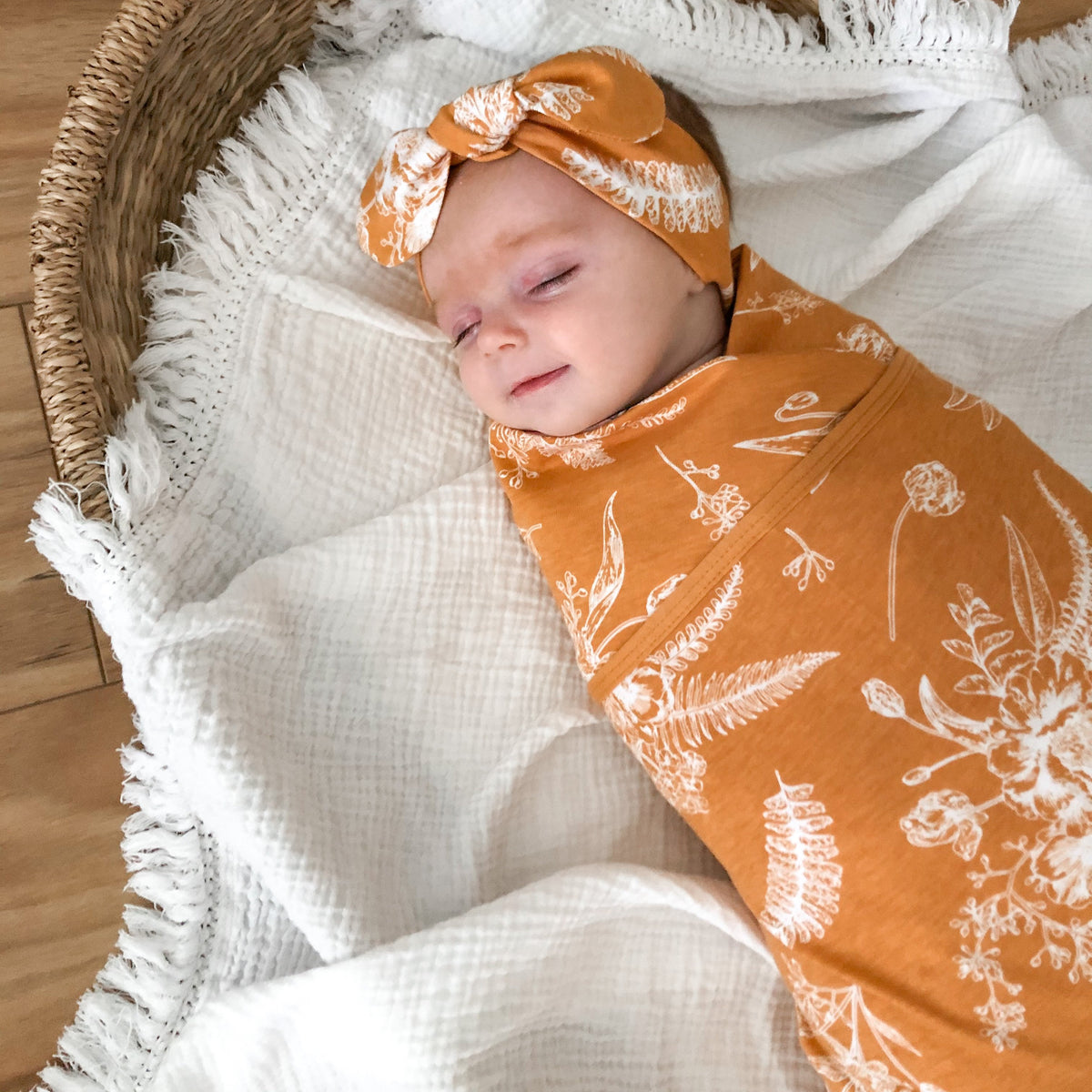 CMC GOLD - Swaddle Set | Golden Floral